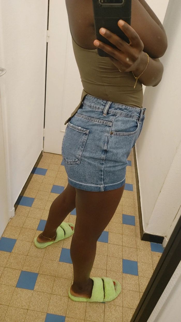 Mini short en jean bleu taille haute - photo numéro 6
