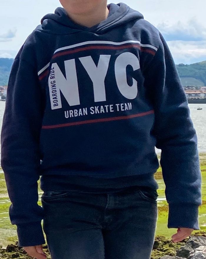 Pull à capuche TAO - 10 ans