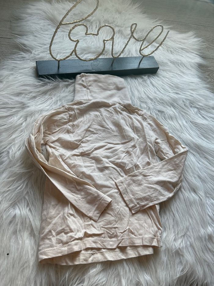 Très beau tee shirt balbi manches longues 🥰 taille 5 ans disney Une petite tache sur la manche - photo numéro 4