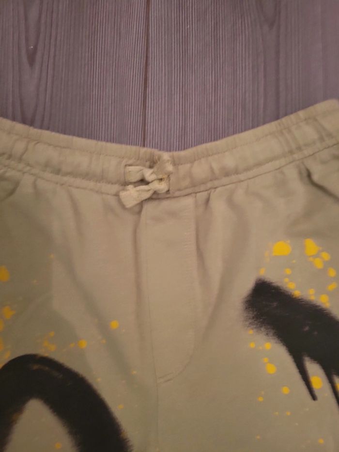 Short vert zara 11/12 ans comme neuf - photo numéro 4