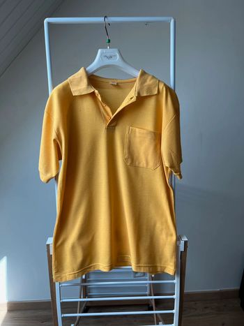 Polo jaune  taille M très bon état