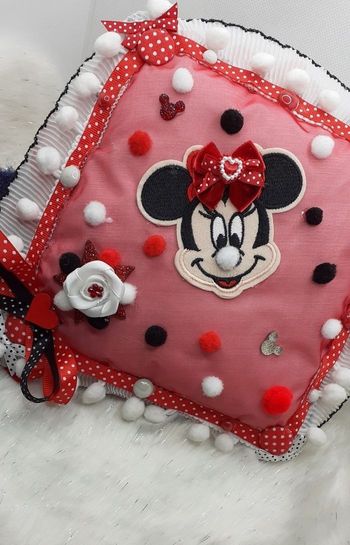 Joli minni coussin decoratif minnie 27/27cm