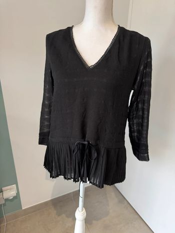 Très beau haut grâce et Mila S