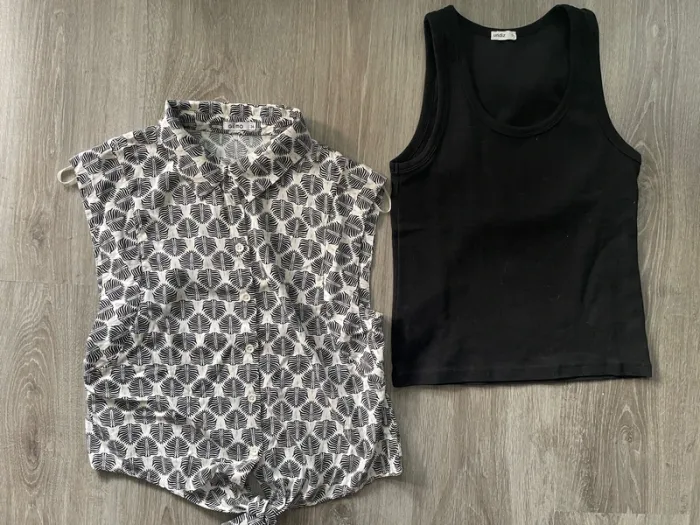 Lot de t-shirts femme/ ado taille S et M - photo numéro 3