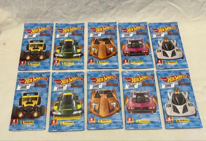 10 boosters cartes à collectionner Hotwheels on the Road