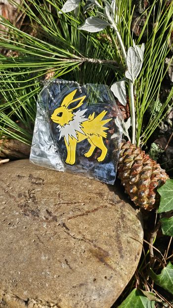 Super figurine Pokemon Nintendo porte clé import japon voltali 