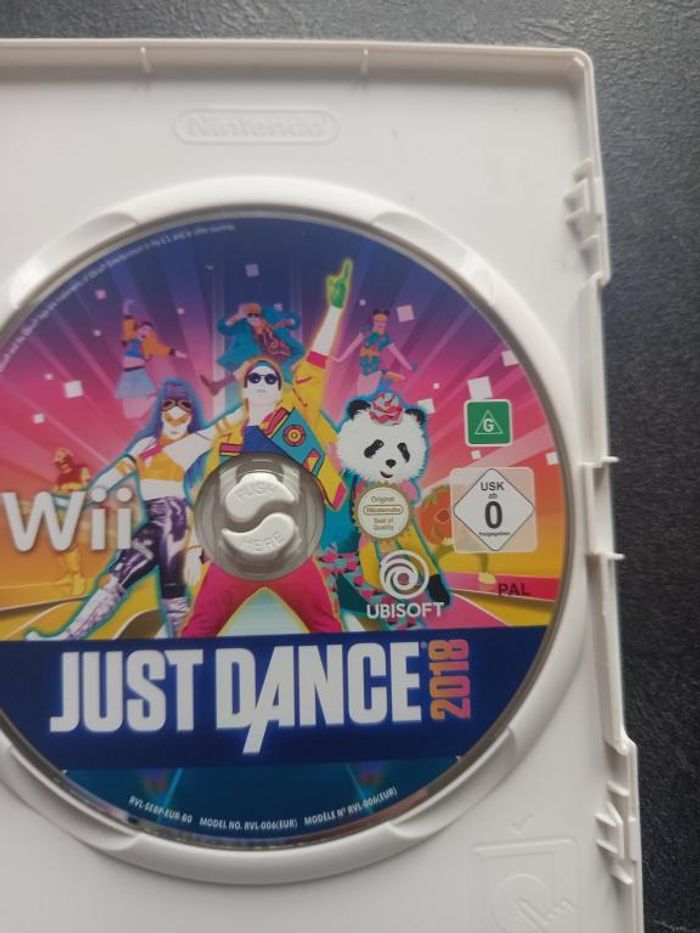 Nintendo - Wii - Just dance 2018 - photo numéro 5