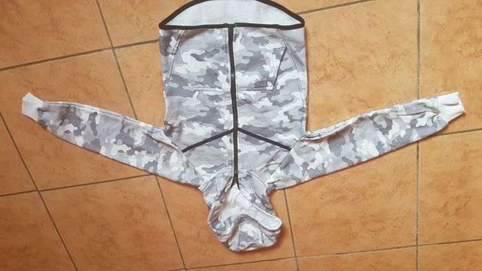 Veste polaire à capuche garçon 7-8 ans gris et blanc