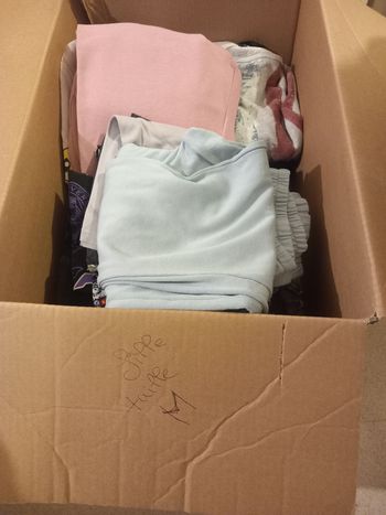 Carton vetement femme taille M