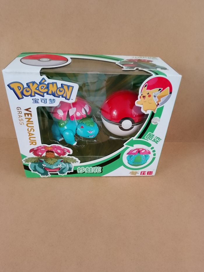 figurine pokémon pokéball venusaur grass nintendo neuve en boite