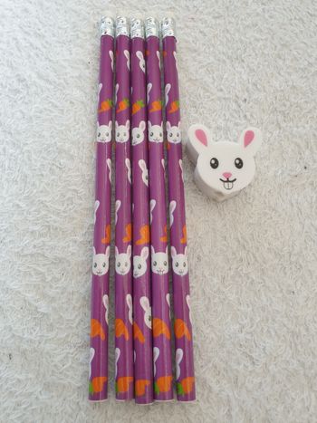 Lot de 5 crayons de mine et gomme neuf