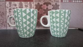Lot de 2 tasses vert et blanc