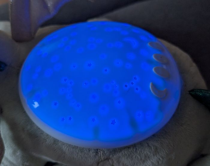Peluche veilleuse projecteur d'étoiles Dragon - photo numéro 4