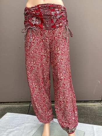 Pantalon léger rouge taille M – style bohème chic, excellent état