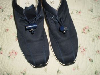 Sneaker toile marine resistante t 36 NEUF