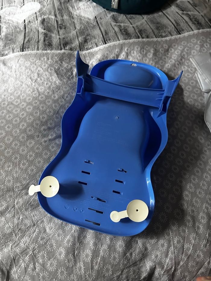 Pose bébé pour le bain - photo numéro 2