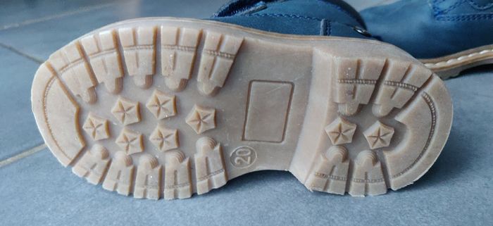 Chaussures montantes taille 20 - photo numéro 2