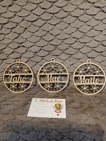 Boule de Noël personnalisée en bois