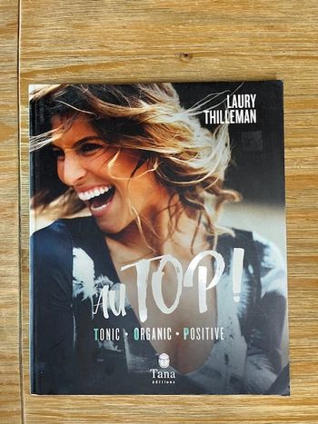 Au Top de Laury Thilleman
