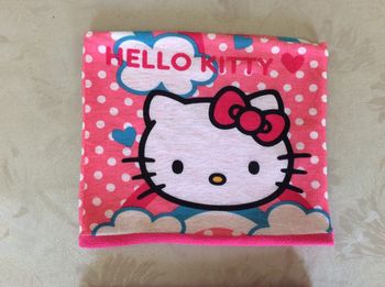 Tour de cou/cache cou Hello Kitty