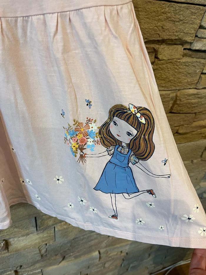 Jolie robe 8 ans parfait état - photo numéro 2