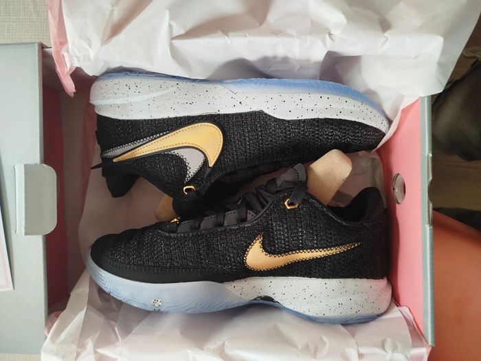 Nike leBron XX black mettalic