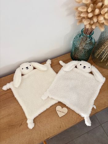 Doudou Sherpa lapin blanc 