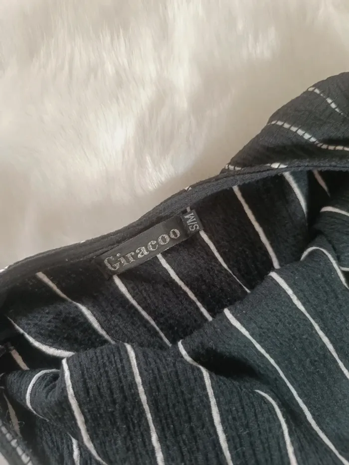 Jolie combinaison taille S - photo numéro 3