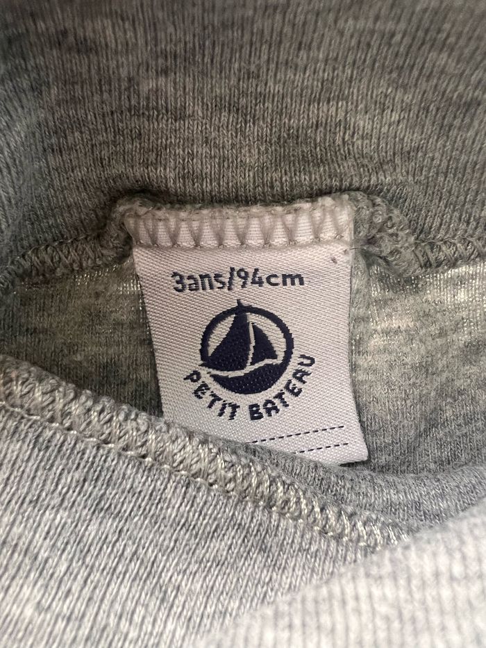 Lot de sous pulls col montant Petit bateau Taille 3 ans 95 cm Très bon état Prix que sur les lots #bebefille6mois #bebegarcon #naissance #naissancegarcon #nourrisson #maternité #sacfemme #grossesse #ensemblebebe #prixnegociable #prixlots #ch - photo numéro 7