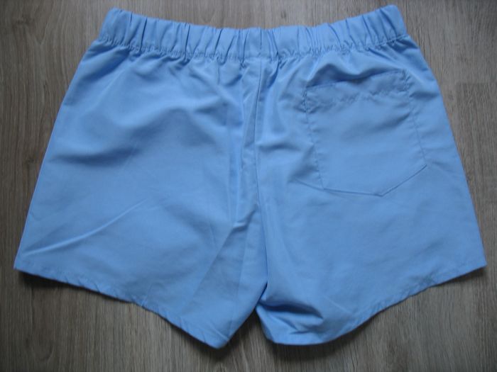 SHORT BLEU CIEL "PUMA" - TAILLE 36 - n°02 - photo numéro 5