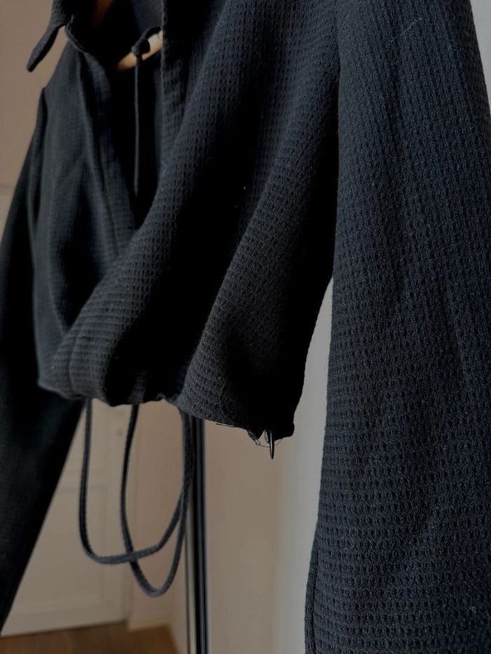 Top crop col chemise noire manches longues M Zara - photo numéro 5