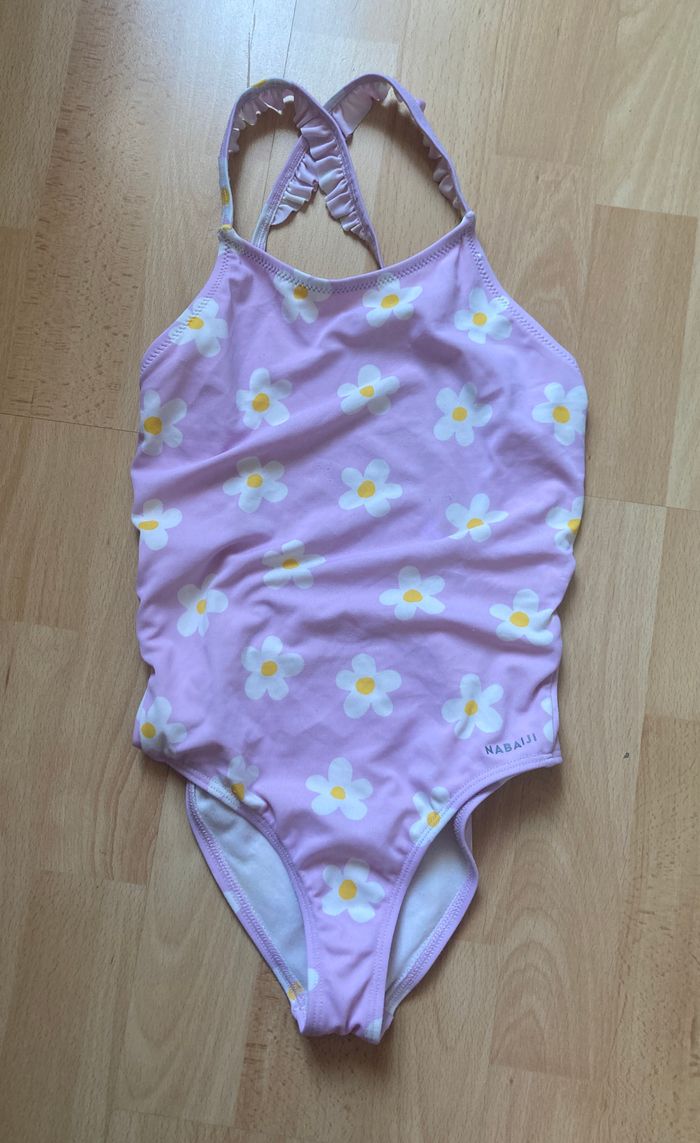 maillot de bain 1 pièce imprimé marguerites taille 7/8 ans