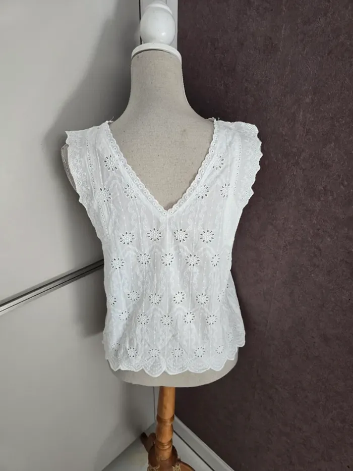 Haut broderie anglaise Ycoo taille M neuf - photo numéro 2