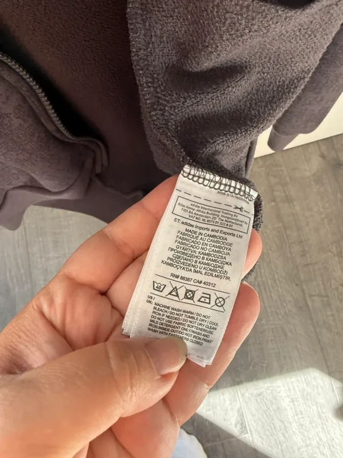 Gilet à capuche gris et rouge Adidas garçon 9/10 ans - photo numéro 8