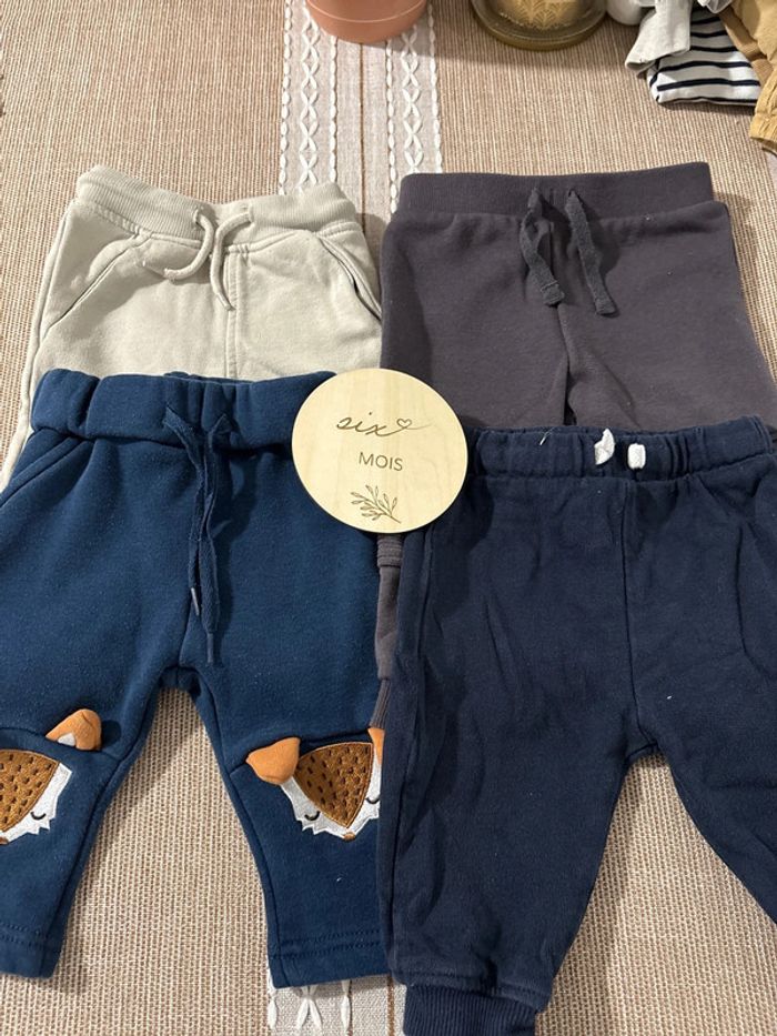 Lot de 4 survêtements bébé (T 6mois)