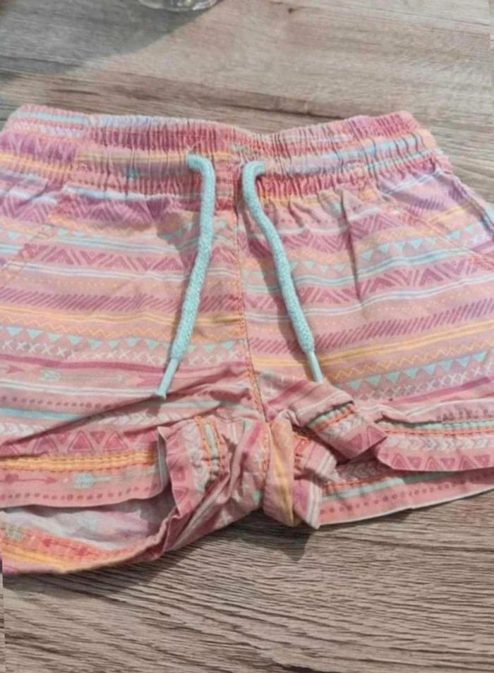 Short fille - photo numéro 2