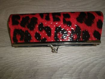 Etui porte lunettes simili cuir vernis rouge et noir panthère NEUF