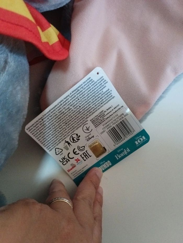 Peluche Disney Dumbo taille 50 cm neuf - photo numéro 6