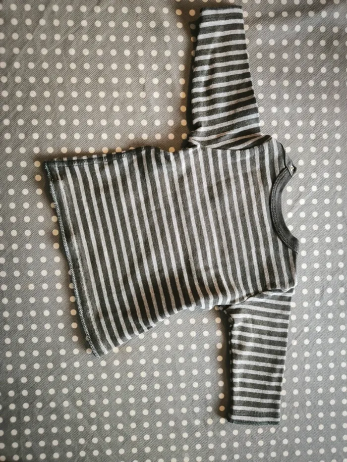 Ensemble gris et blanc 3mois - photo numéro 5