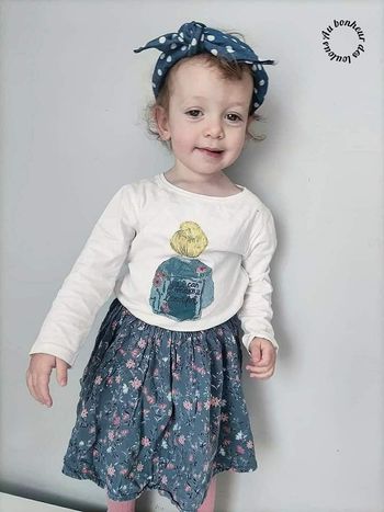 2 ans ensemble tape a l oeil Teeshirt  et jupe  ( vendu sans bandeau) 86 cm