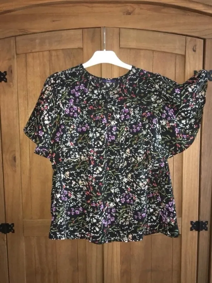 Petit haut léger à manches amples T 42/44