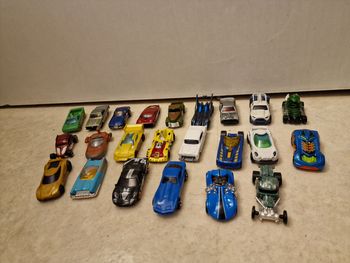 Lot de voitures hotwheels
