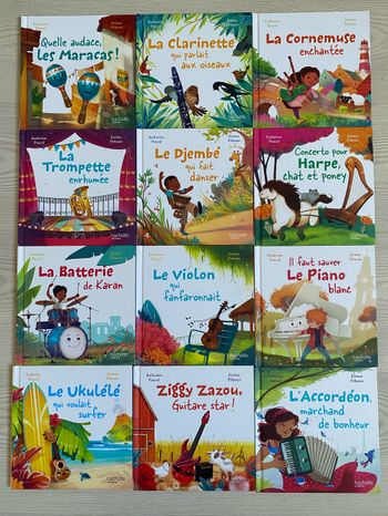 Lot livres mcdo musique