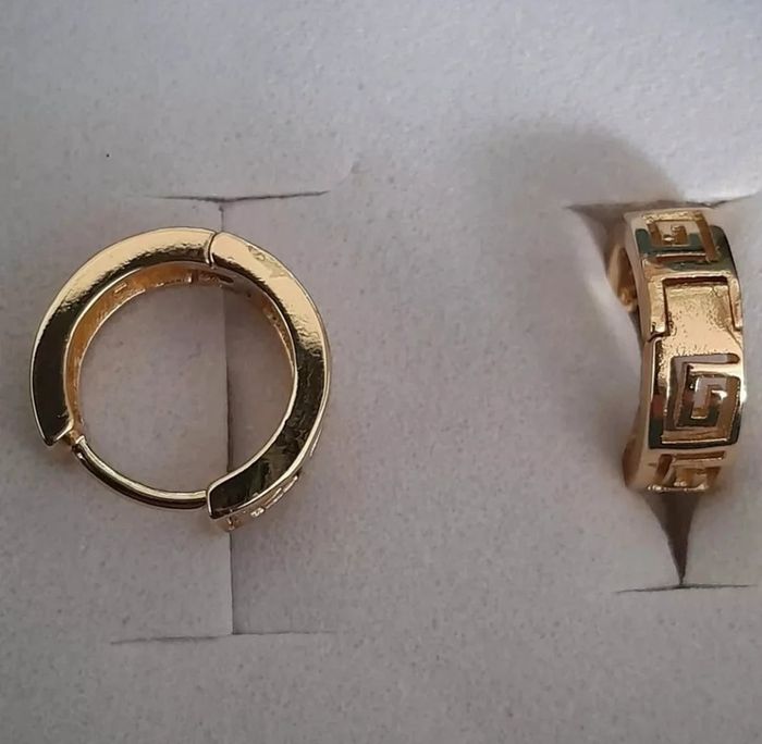 Petits anneaux,boucles d'oreilles dorées - photo numéro 3