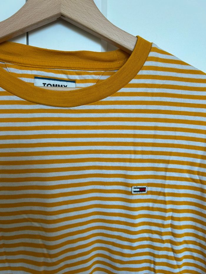 581 – t-shirt rayé jaune et blanc Tommy Hilfiger - photo numéro 2