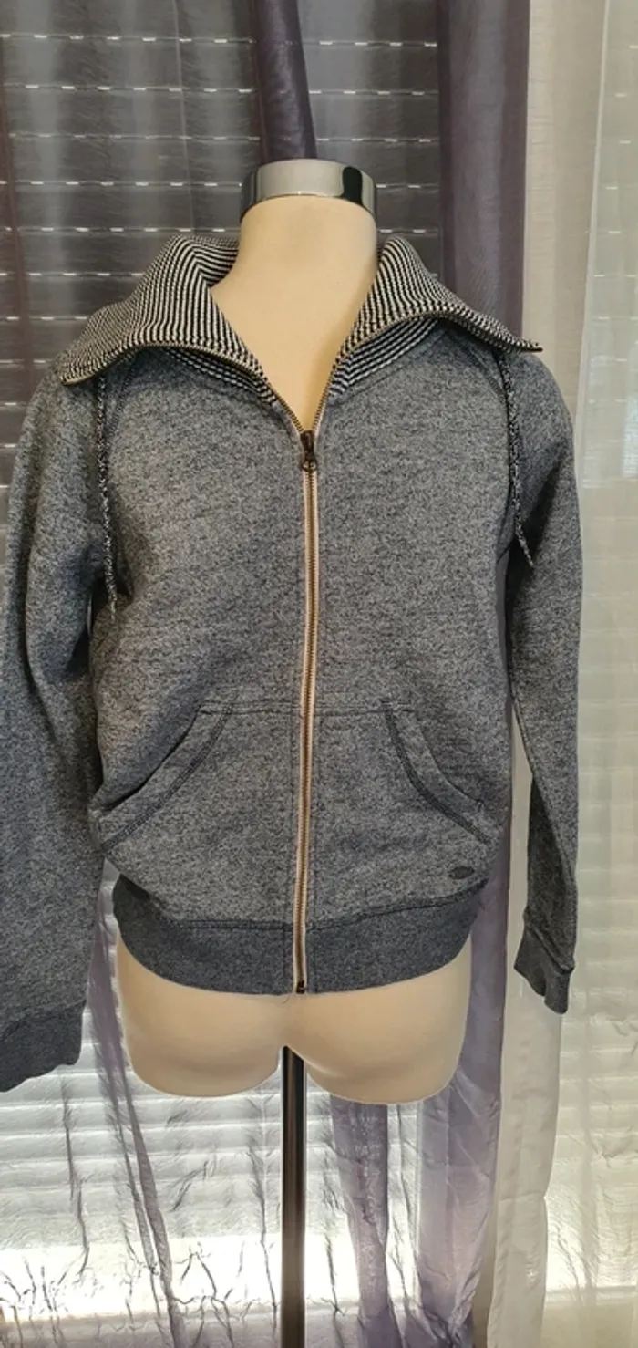 Veste ripcurl comme neuve XS - photo numéro 5