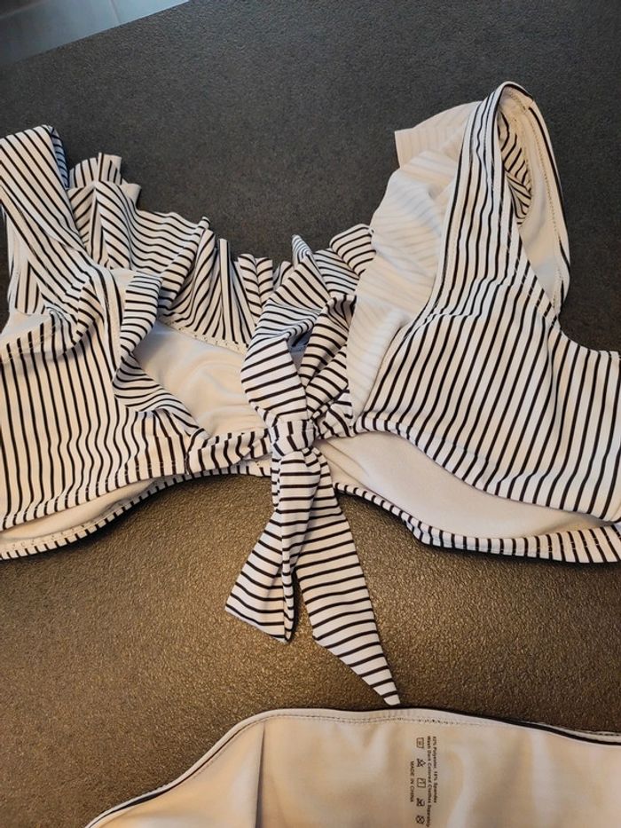 Maillot de bain rayé - photo numéro 5