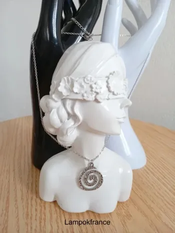 Solde 💝 Collier bohème spirale couleur argent en acier inoxydable femme