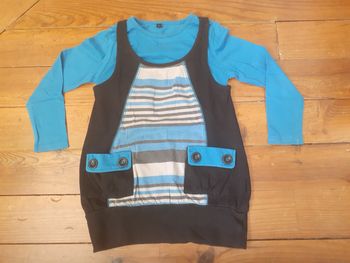 Robe noire rayé blanche et bleue avec sweet bleu