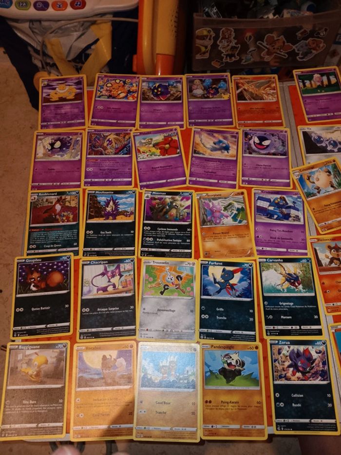 Lot 274 cartes pokemon que des personnages pas de vinted go - photo numéro 5